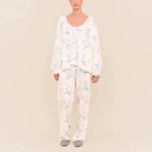 QinQin Elegant Spring Comfortable Breathable Women's Pajamas Set with Long Sleeves and Front Logo