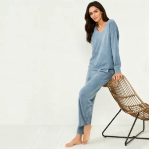QinQin Wholesale Classic Casual Flattering Comfortable Women's Long-sleeve and Pants Pajamas Set Cozy Knitted Fabric for Home