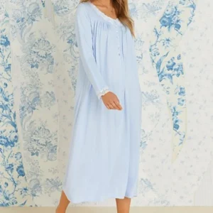QinQin Wholesale Elegant Solid Lyocell V-neck Long-sleeve Breathable Fashionable Flowy Comfortable Women's Nightgown for All